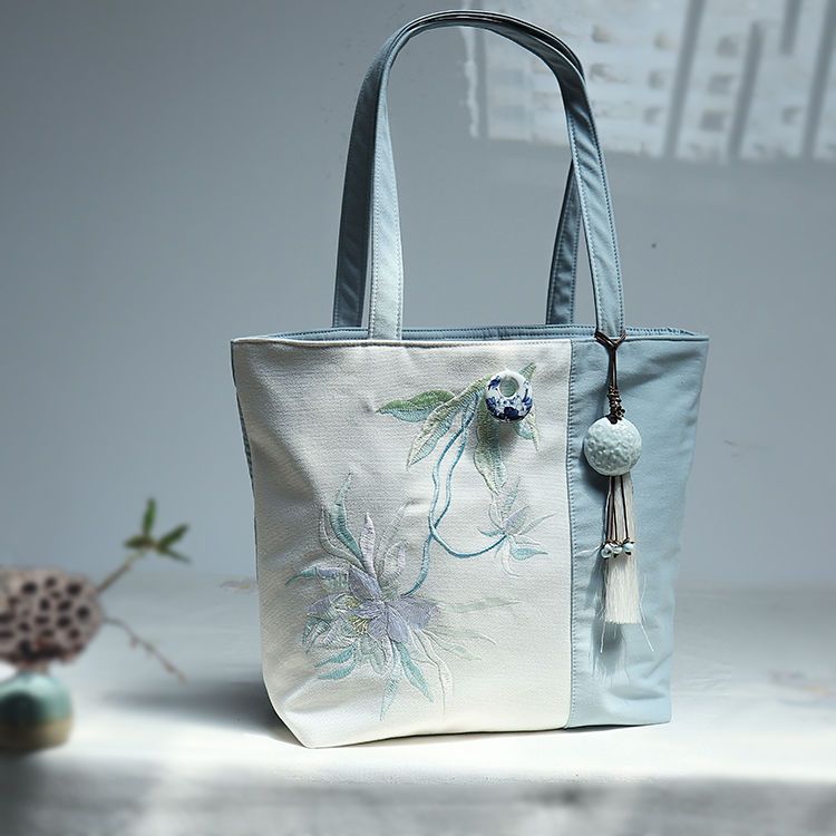 Embroidery Artist - Artistic and Ancient Style Han Dynasty
