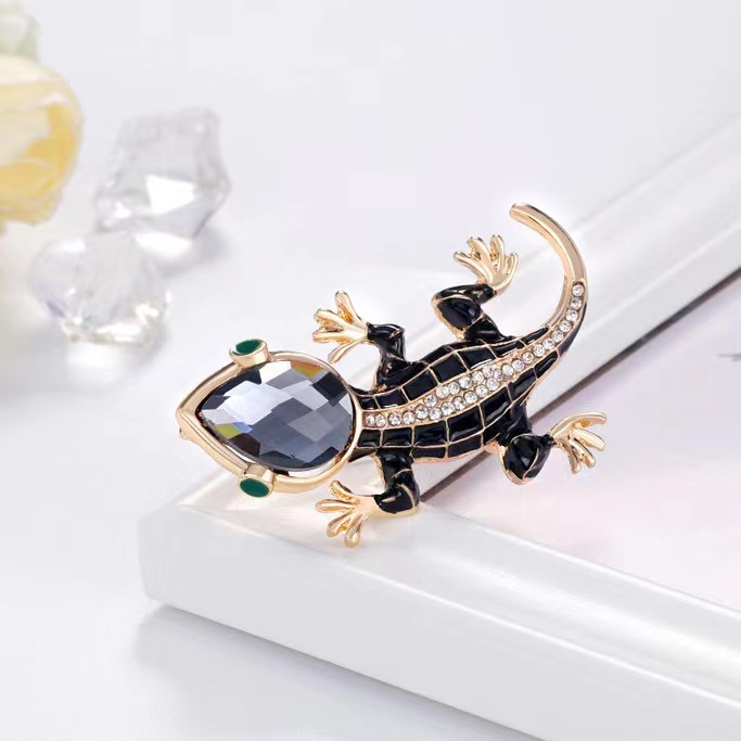 Diamond studded glass gecko br - Embroidery Fish 评论和价格