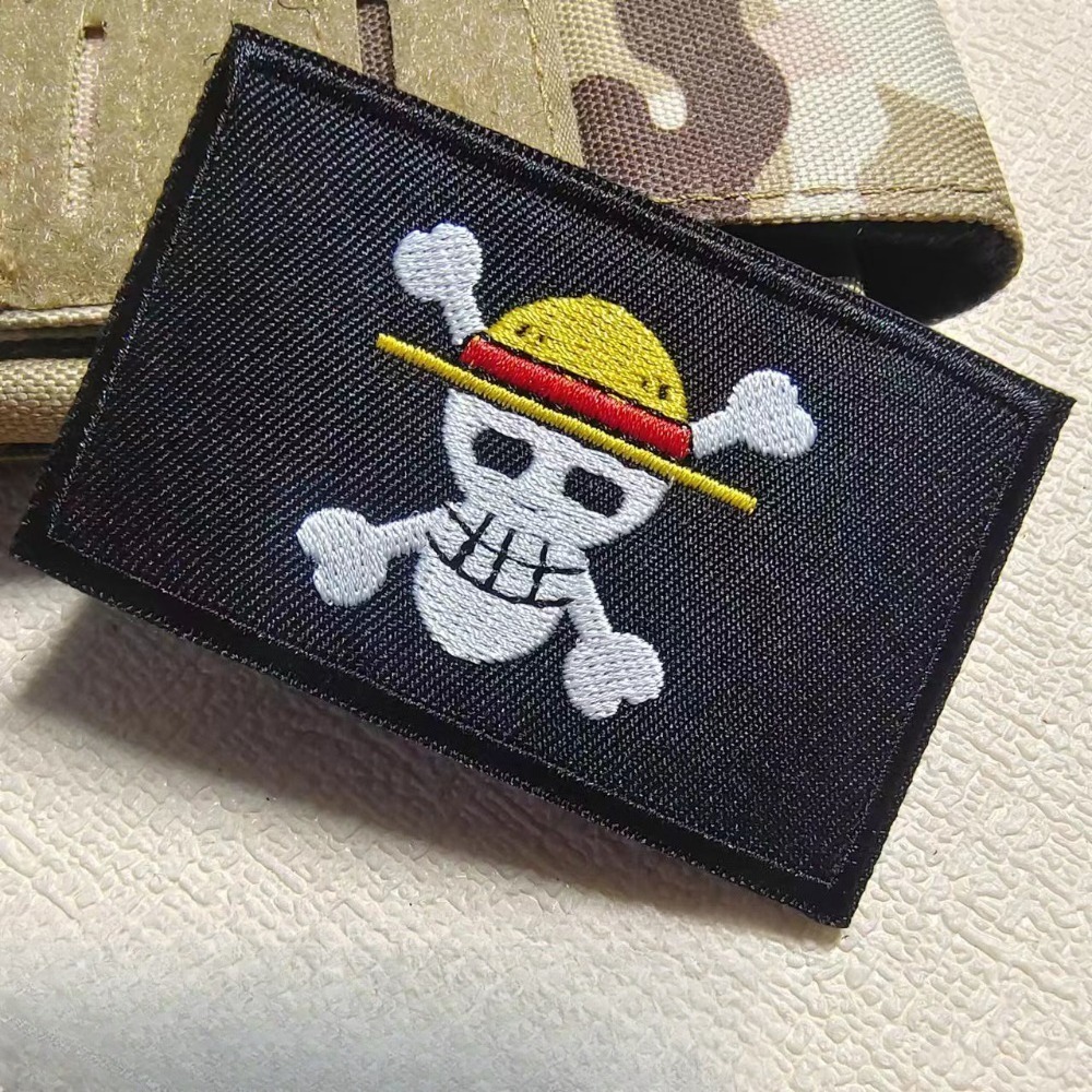 One Piece Badg Cartoon sleeve  - Embroidery Patches 评论和价格