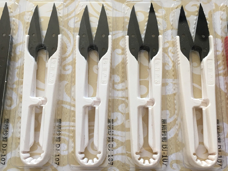 Daji Plastic Handle Scissors S - Embroidery Scissors Small 评论和价格