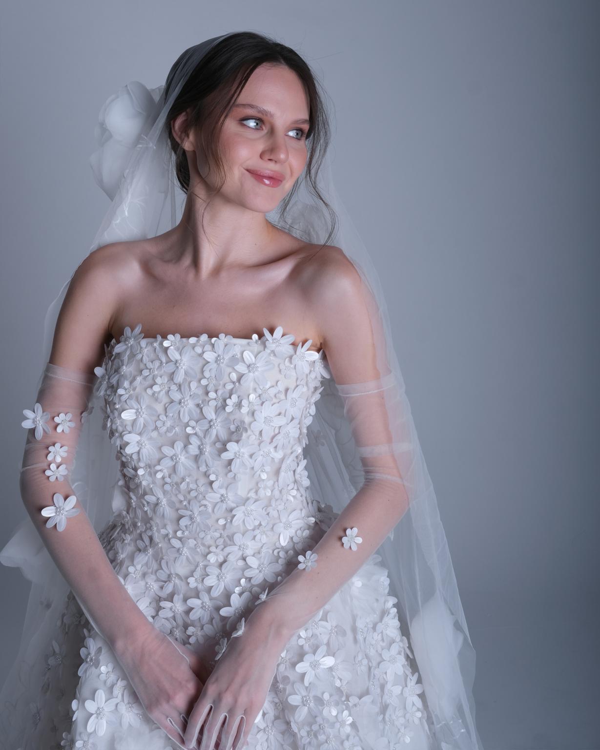LumiGown 2026 Strapless 3D Flo - Embroidery Veil 评论和价格