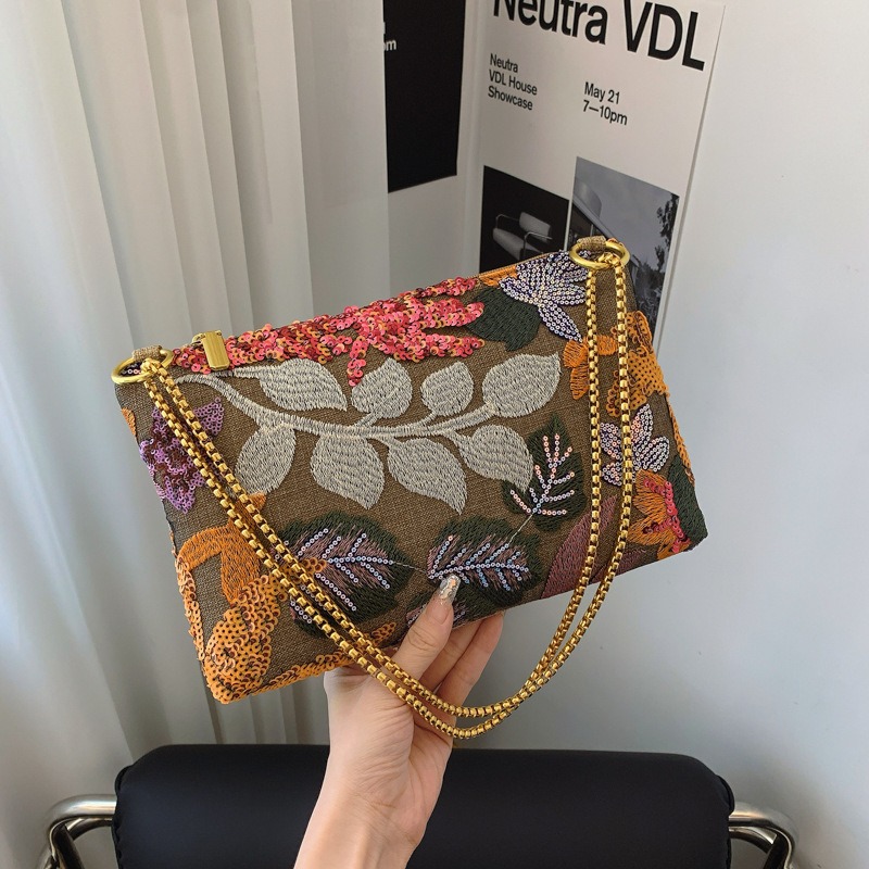 Sequins Embroidery Clutch Bag  - Embroidery Bali 评论和价格