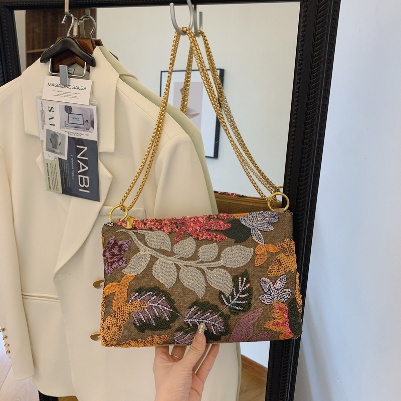 Sequins Embroidery Clutch Bag  - Embroidery Bali 评论和价格