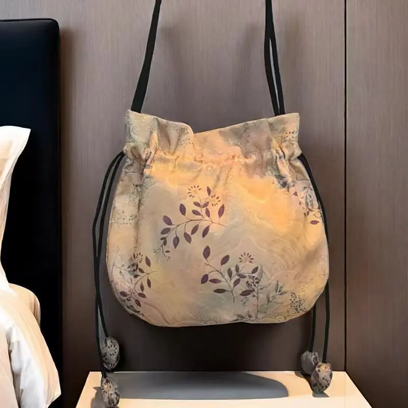 Silk Fragrant Cloud Yarn Draws - Embroidery Wallet 评论和价格