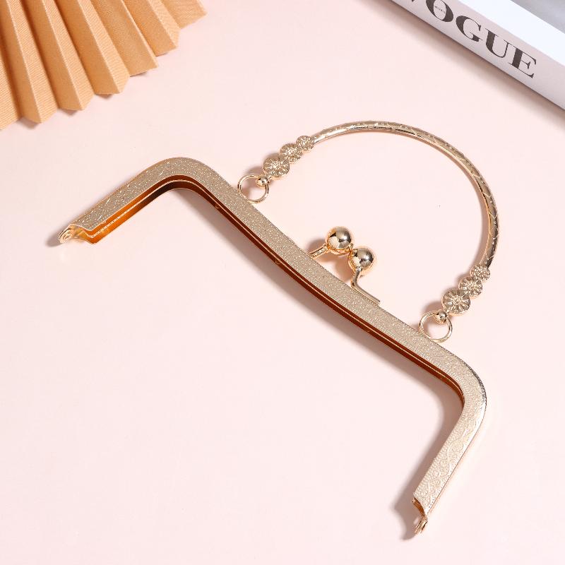 NewMetal Purse Frame With Curv - Embroidery Wallet 评论和价格