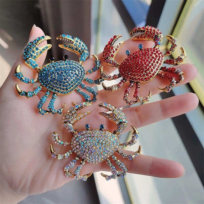 Fashion Rhinestone Crab Brooch - Embroidery Fish 评论和价格