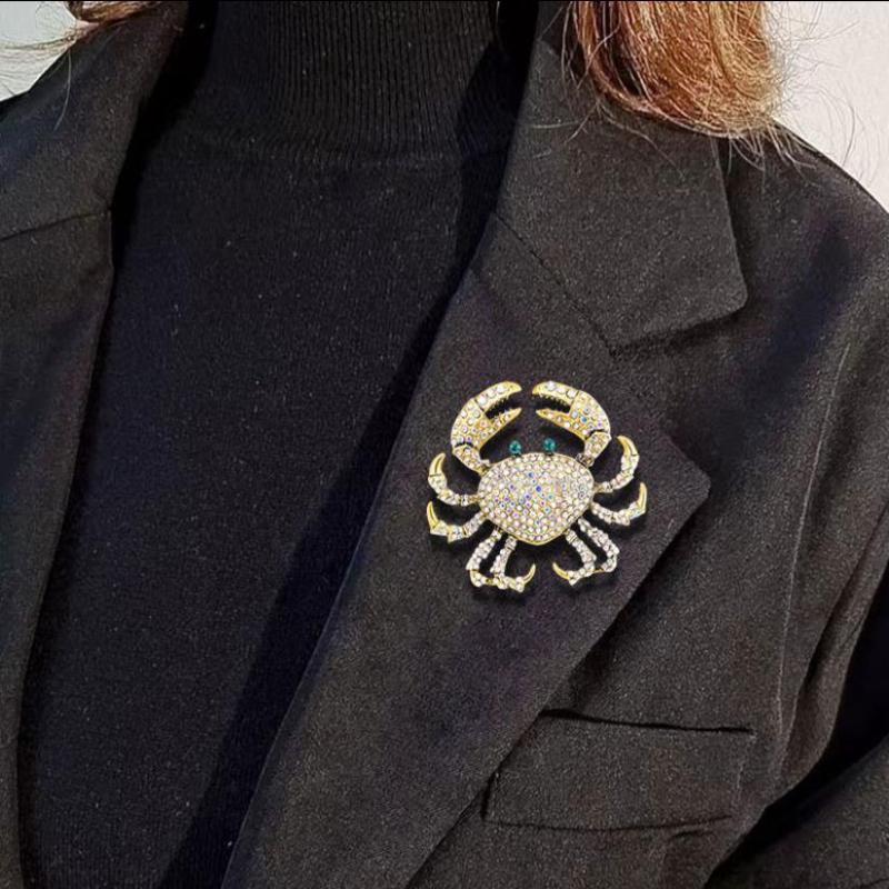 Fashion Rhinestone Crab Brooch - Embroidery Fish 评论和价格