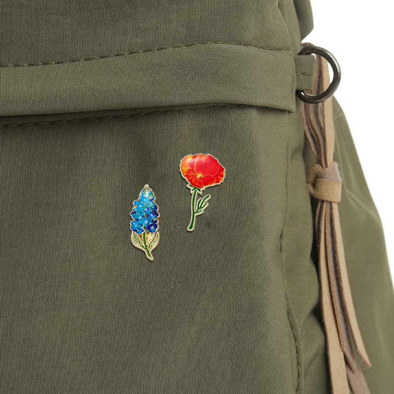 Pretty Flower Theme Enamel Pin - Embroidery Lips 评论和价格