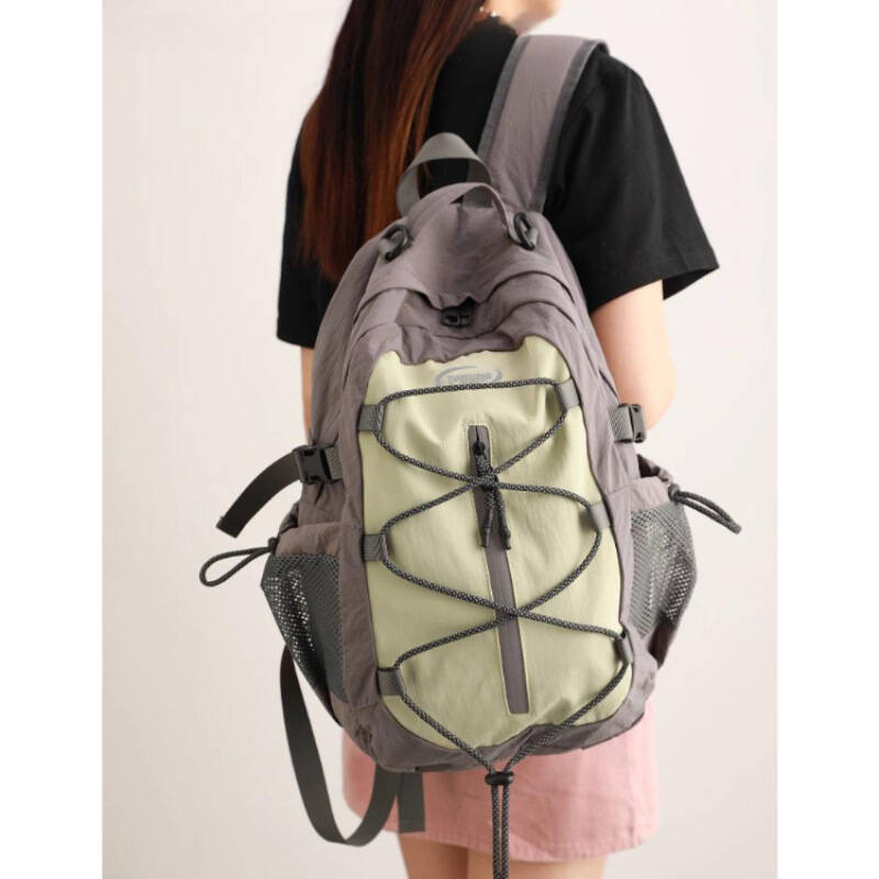 Small Outdoor Travel Backpack  - Embroidery Frame 评论和价格