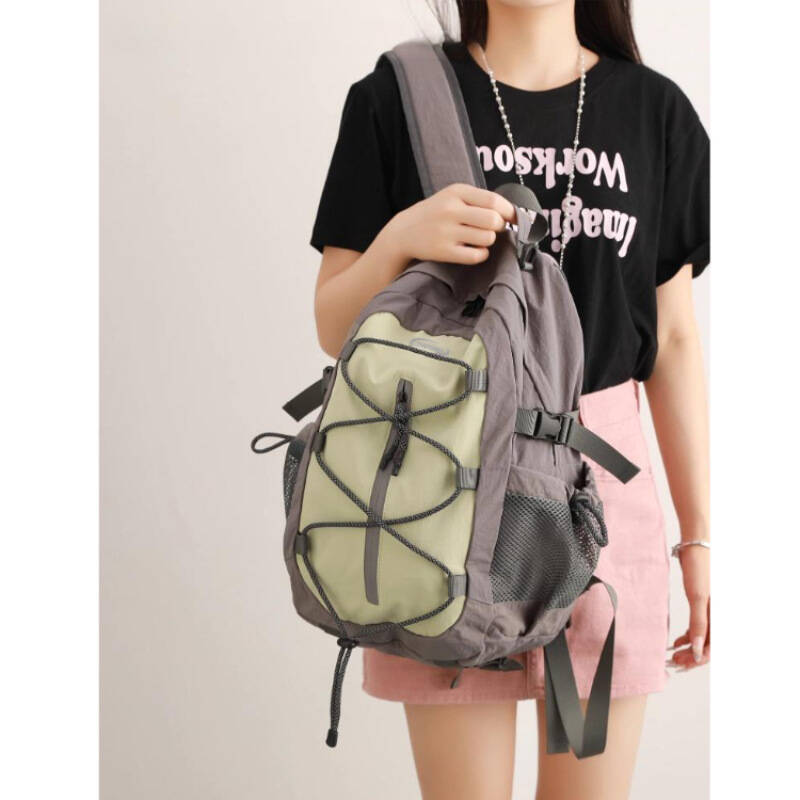 Small Outdoor Travel Backpack  - Embroidery Frame 评论和价格
